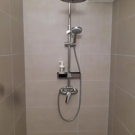 Kvint Vendeghaz Gæstehus 3*